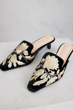Soft Surroundings Carolina Embroidered Mule
