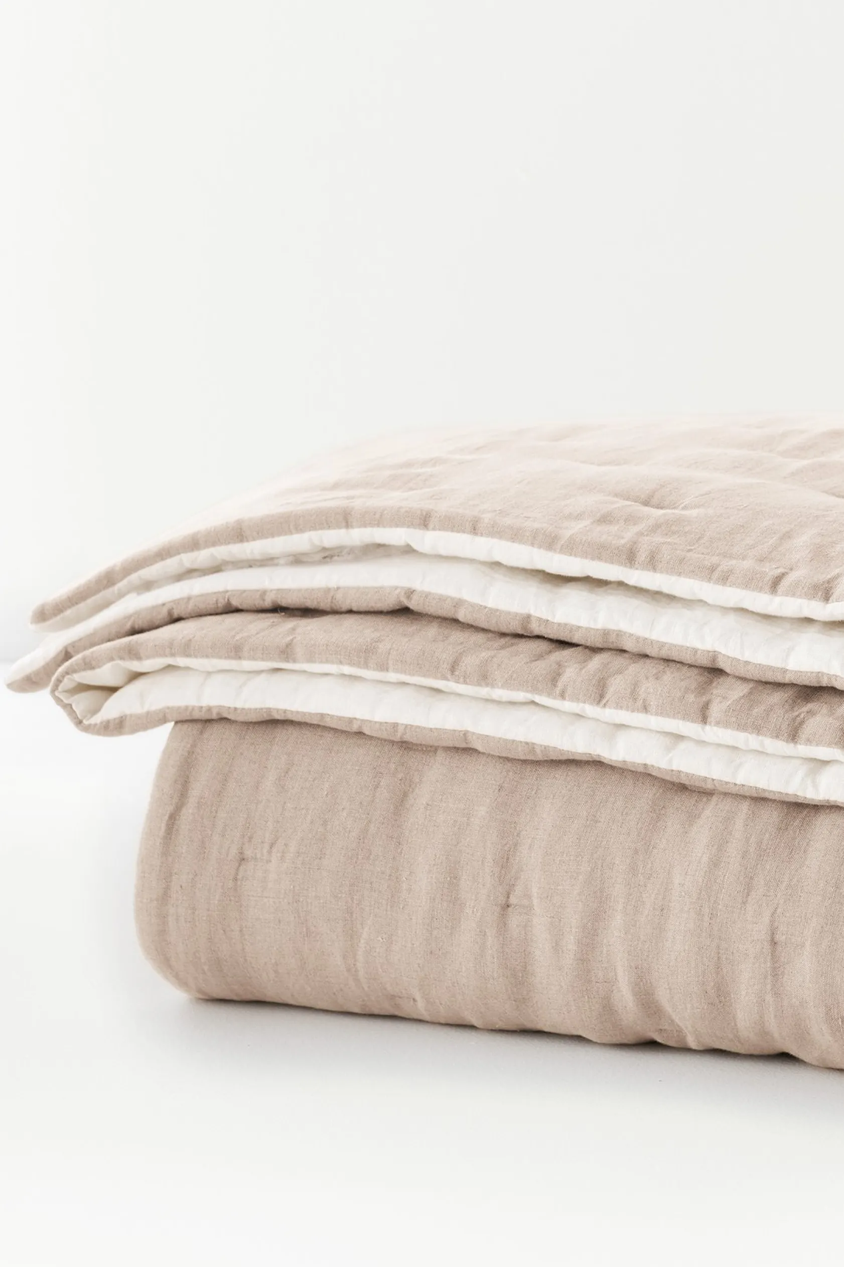 Soft Surroundings Marcella Linen Reversible Quilt