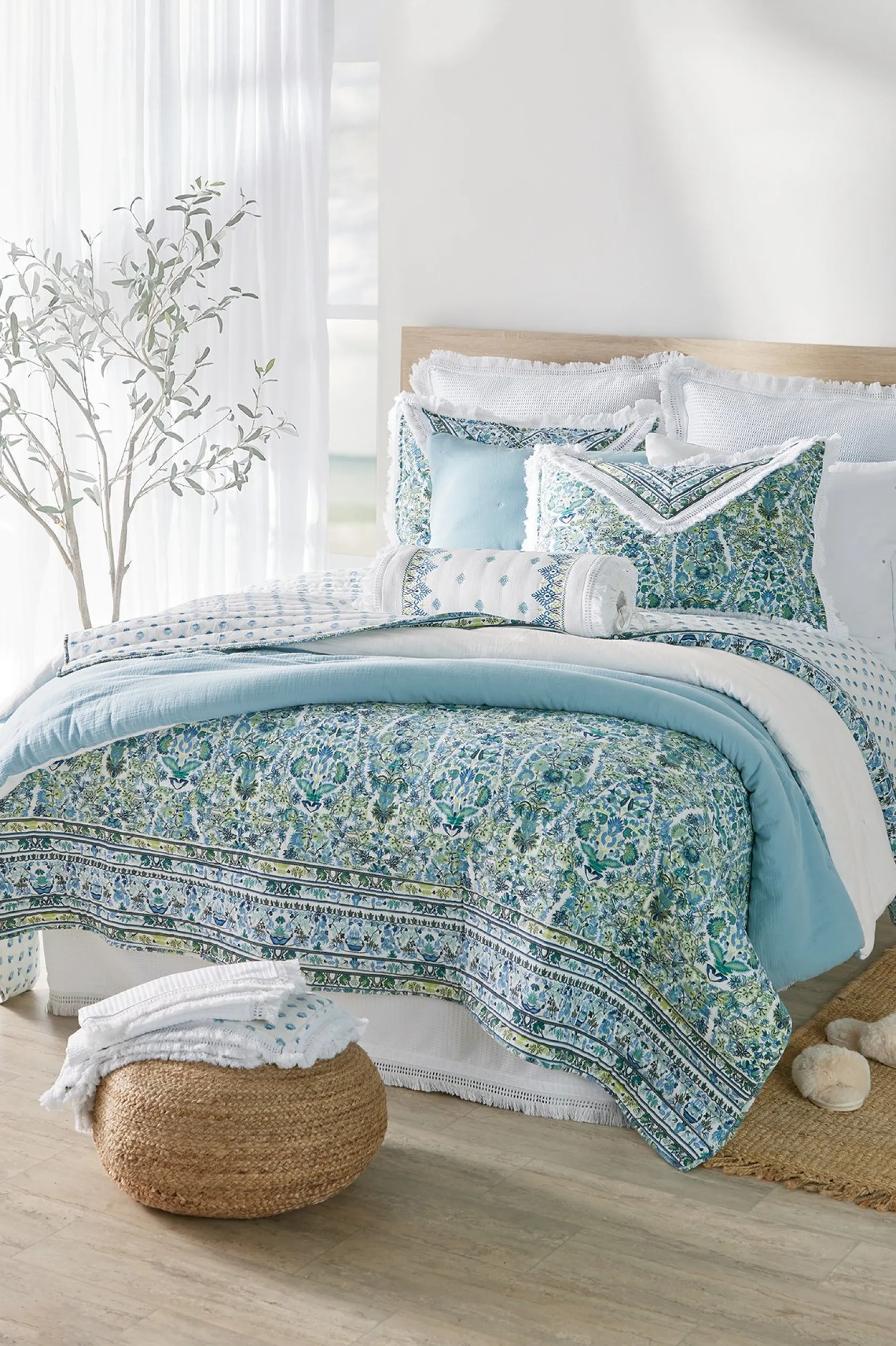 Soft Surroundings Margo Iris Reversible Printed Quilt
