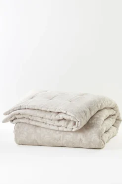 Soft Surroundings Rosalyn Damask Comforter
