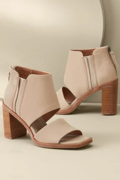 Soft Surroundings Sofft Sinclair Cutout Sandal